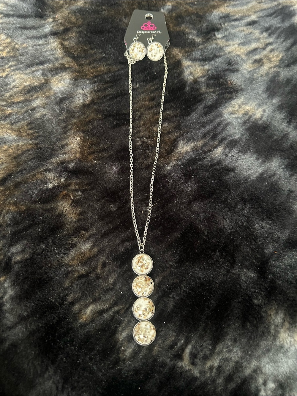 paparazzi Silver Necklace and Earring Set with Cream Discs
